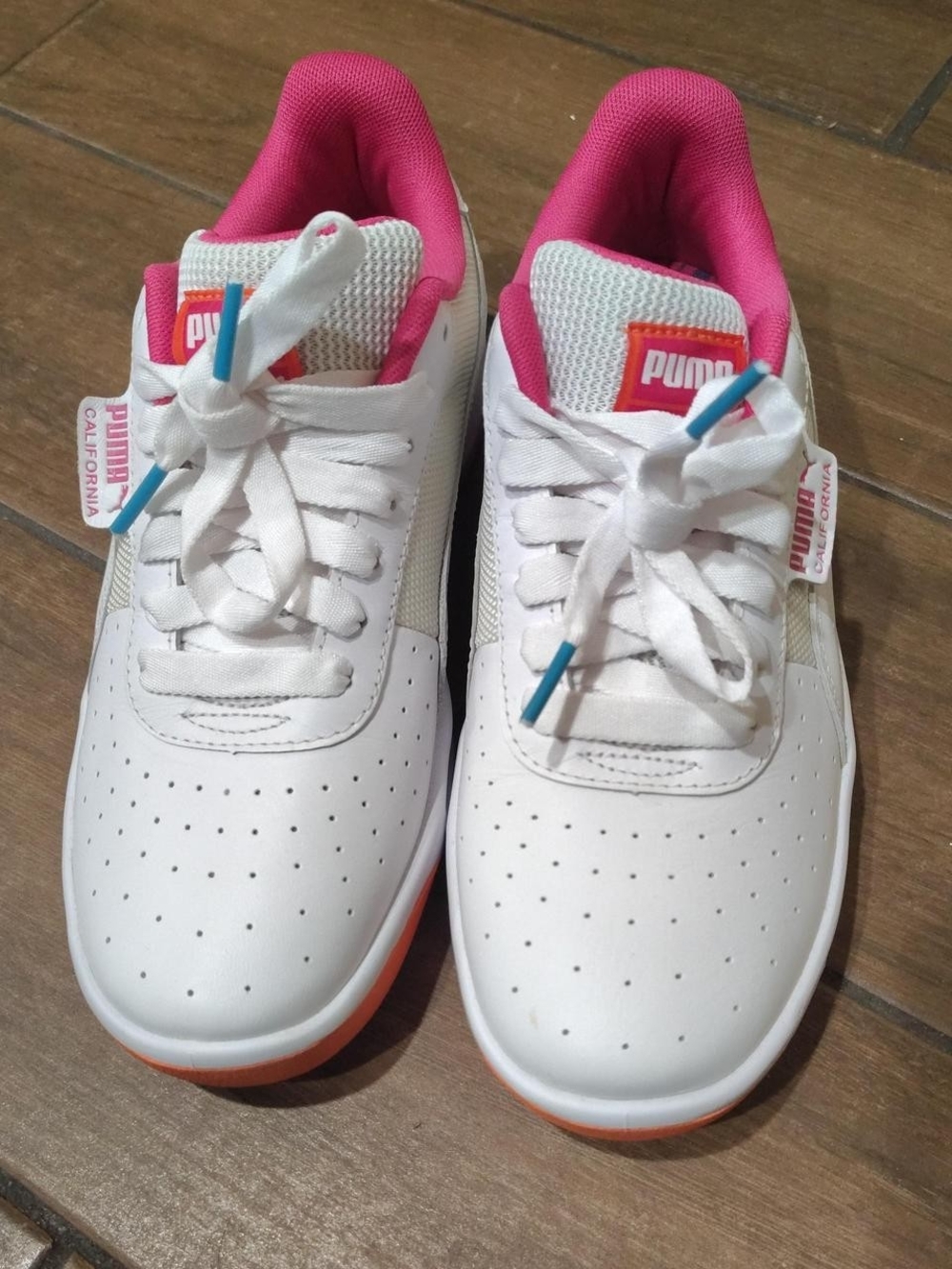 Puma White Sneakers with Pink Interior and Blue Aglet Tips